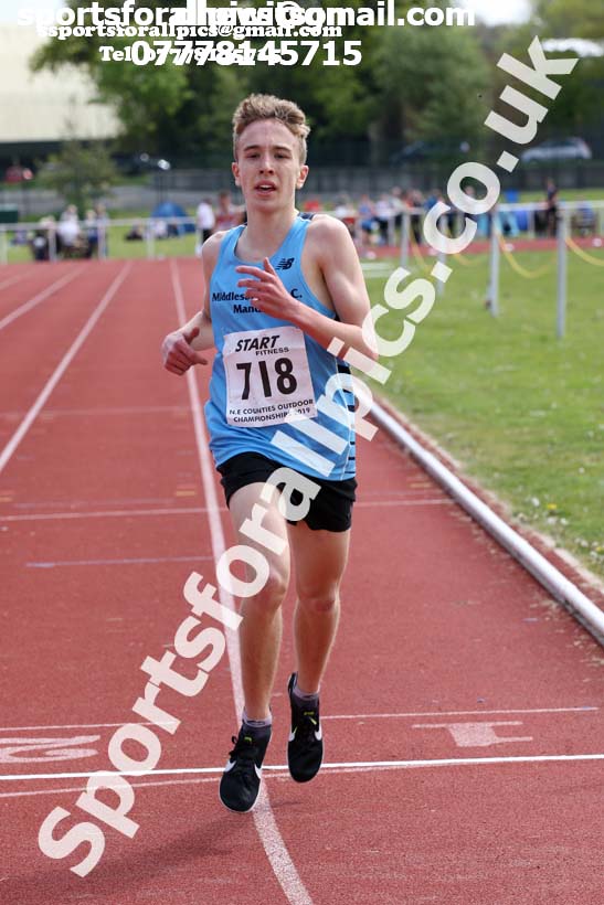 Mens under-17s 3000 metres 2019 North Eastern Track and Field Champs., Middlesbrough. Photo:  David T. Hewitson/Sports for All Pics
